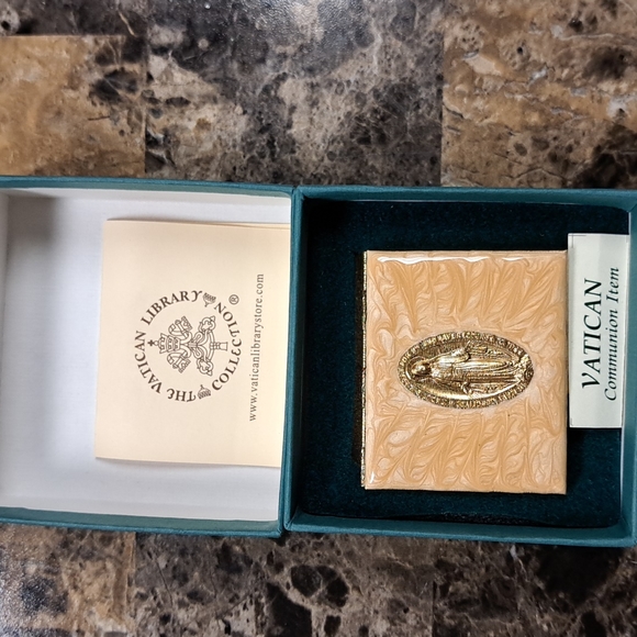 Communion Item - Picture 7 of 8